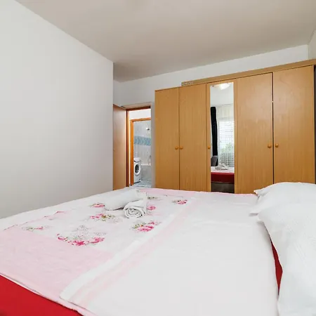 Tajci Apartament *