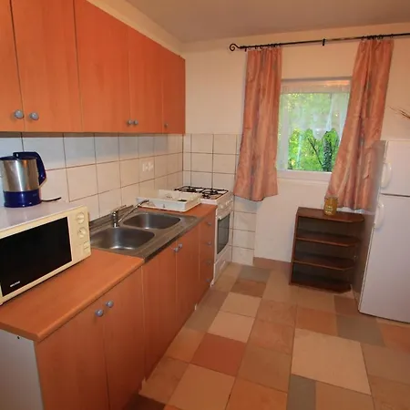 Tajci Lägenhet Jadranovo