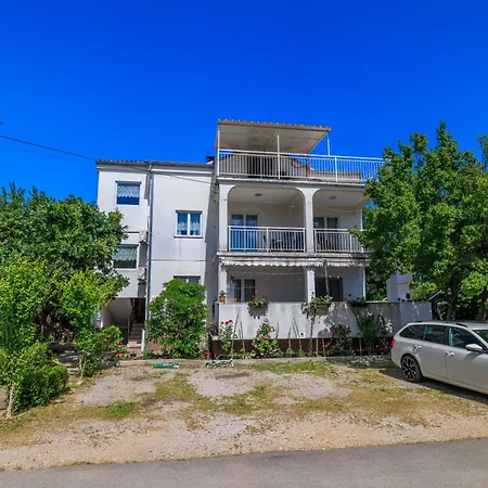 Tajci Lägenhet Jadranovo